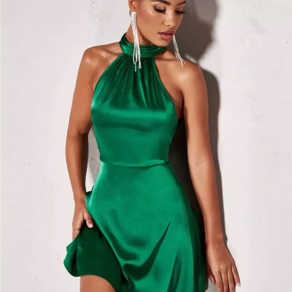 Dresses & Skirts - Elegant Green Halter Neck Dress